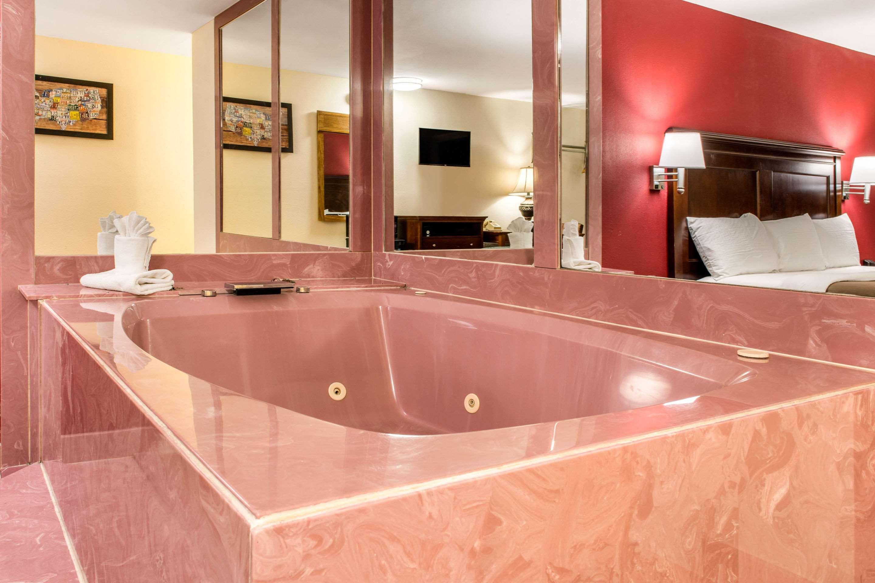 Surestay Hotel By Best Western Findlay Eksteriør billede